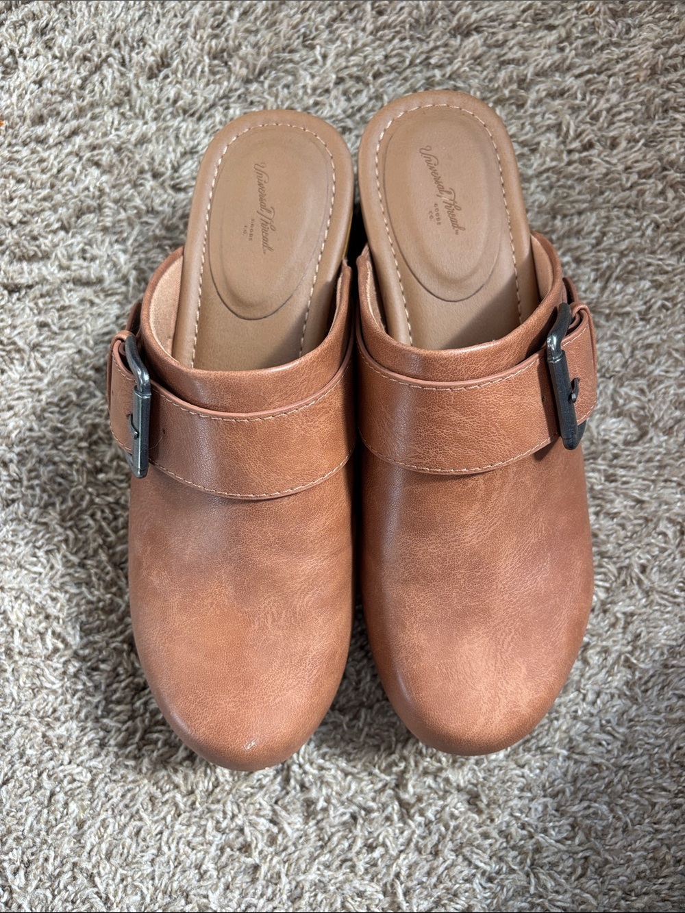 Universal Thread Clogs - Picture 2 of 5
